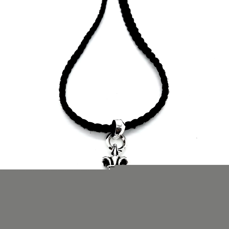 Ch**me He**ts necklaces